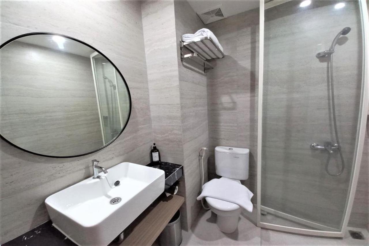 Front One King Hotel Tuban Tuban (Java) Exterior foto