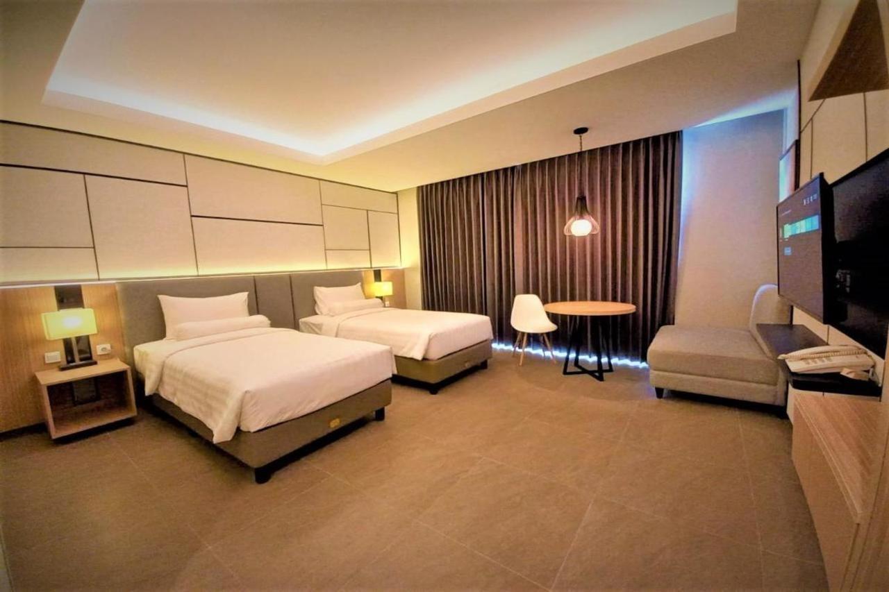 Front One King Hotel Tuban Tuban (Java) Exterior foto