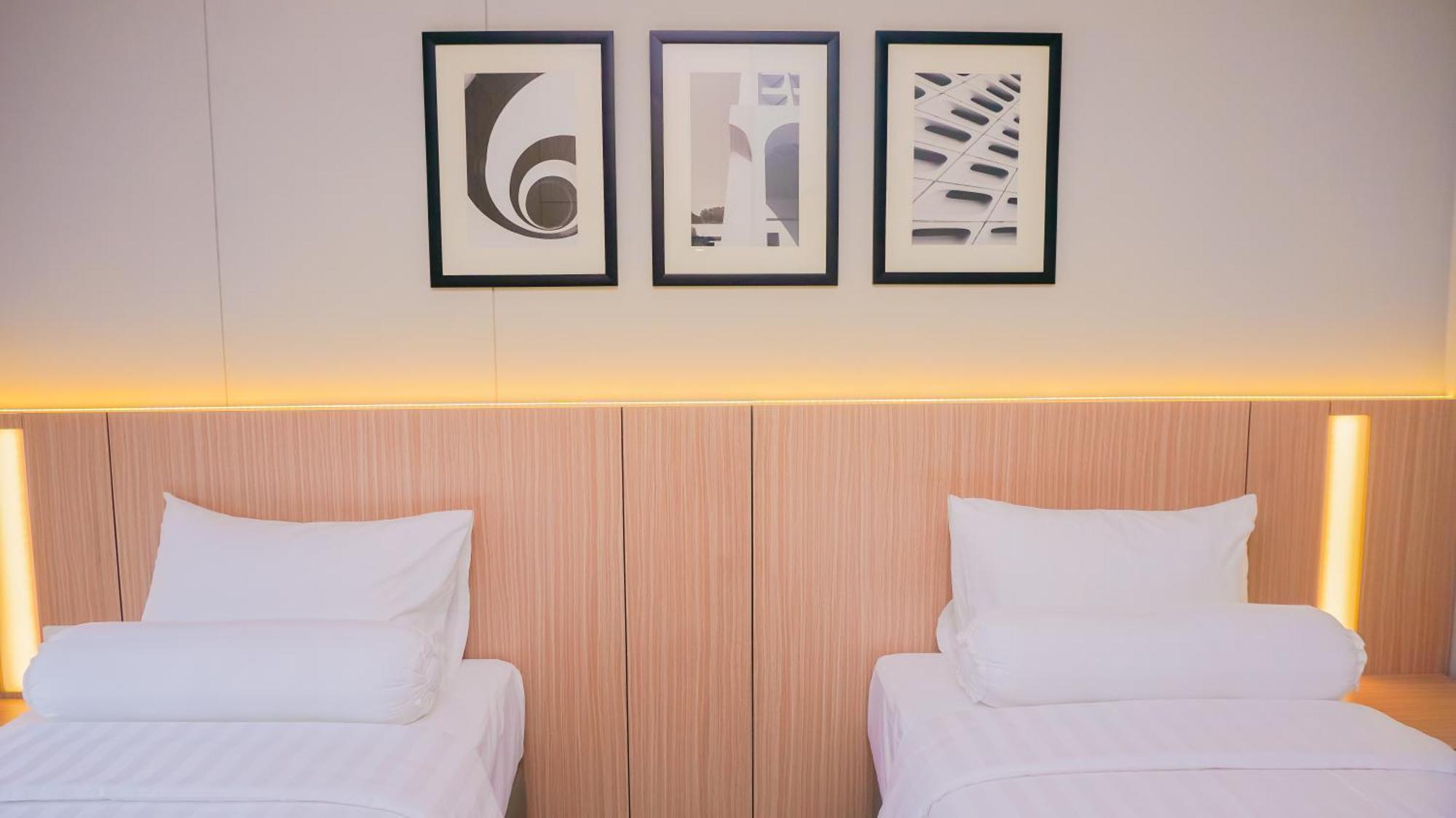 Front One King Hotel Tuban Tuban (Java) Exterior foto